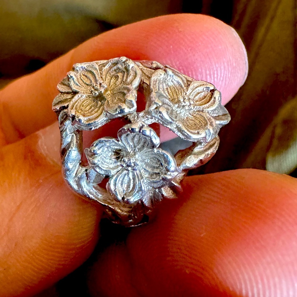 James Avery Sterling silver rose/flower ring